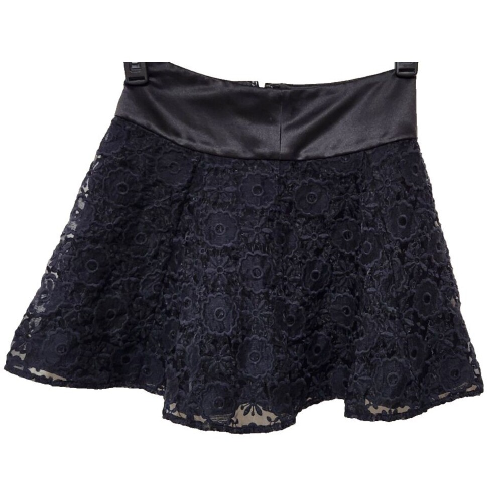 Jack Wills Mini Skirt Womens Size 4 Black Lace overlay Floral Skirt Skater